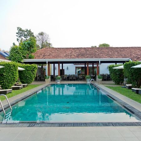 Swanee Grand Negombo Exterior foto