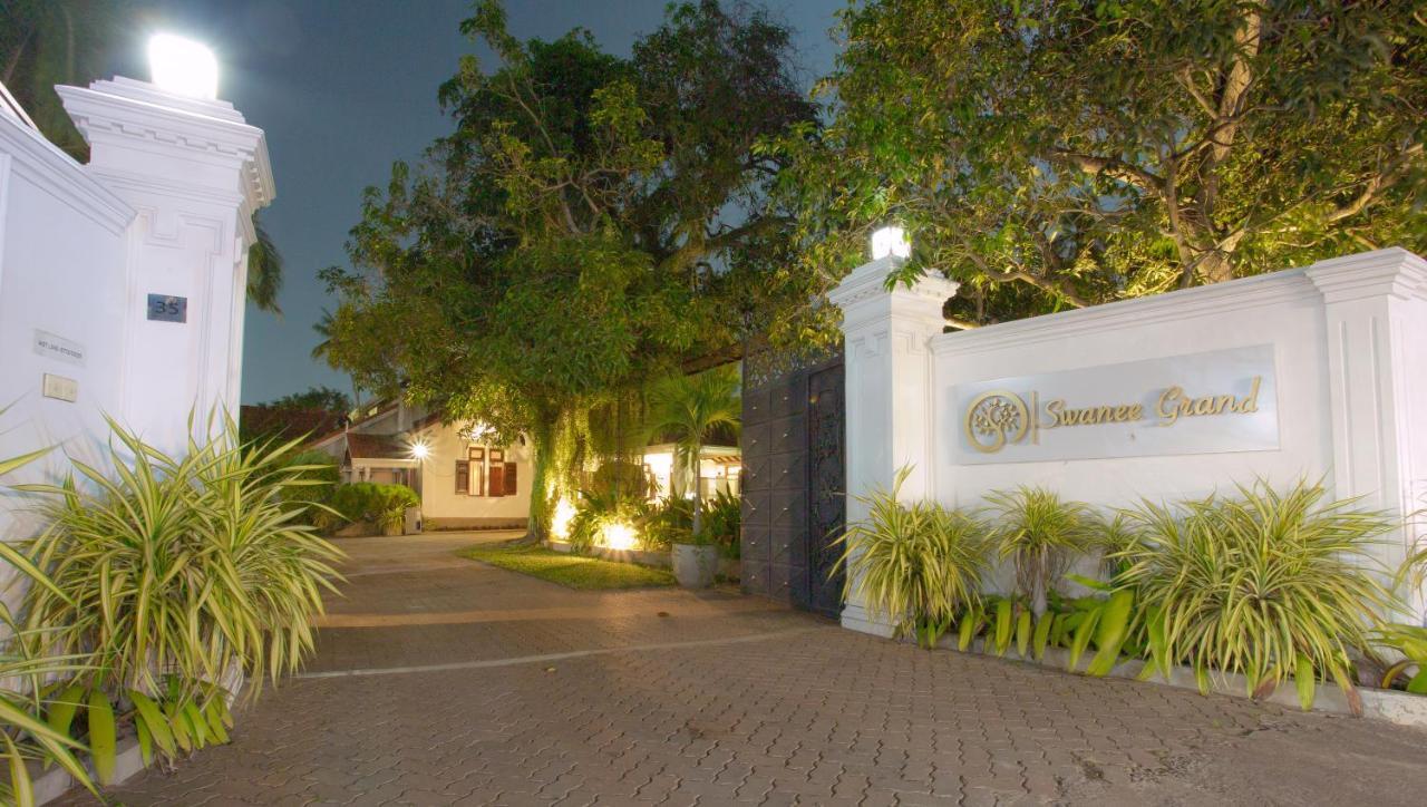 Swanee Grand Hotel Negombo Exterior foto