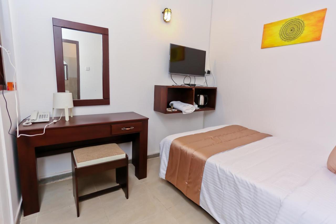 Swanee Grand Negombo Exterior foto