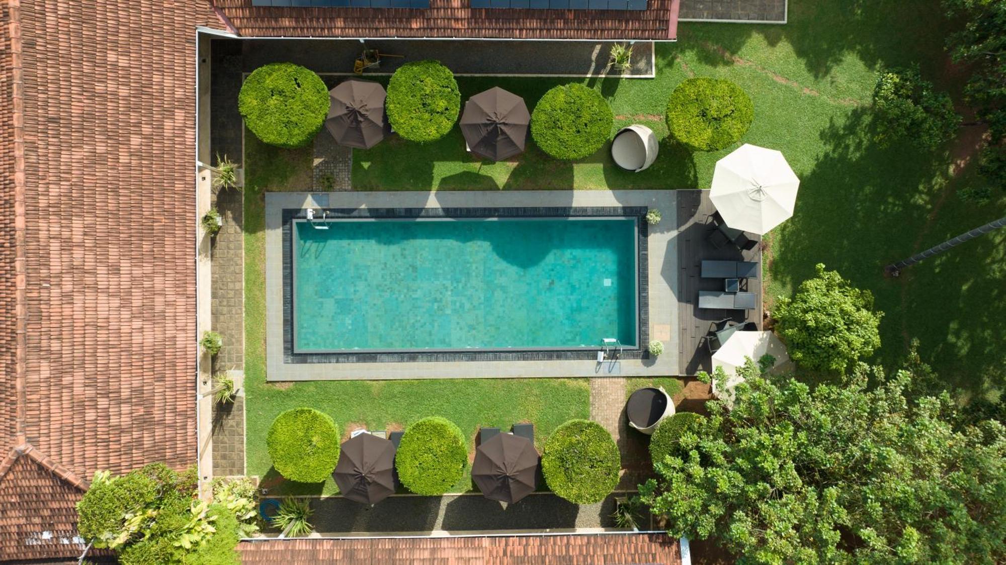 Swanee Grand Negombo Exterior foto
