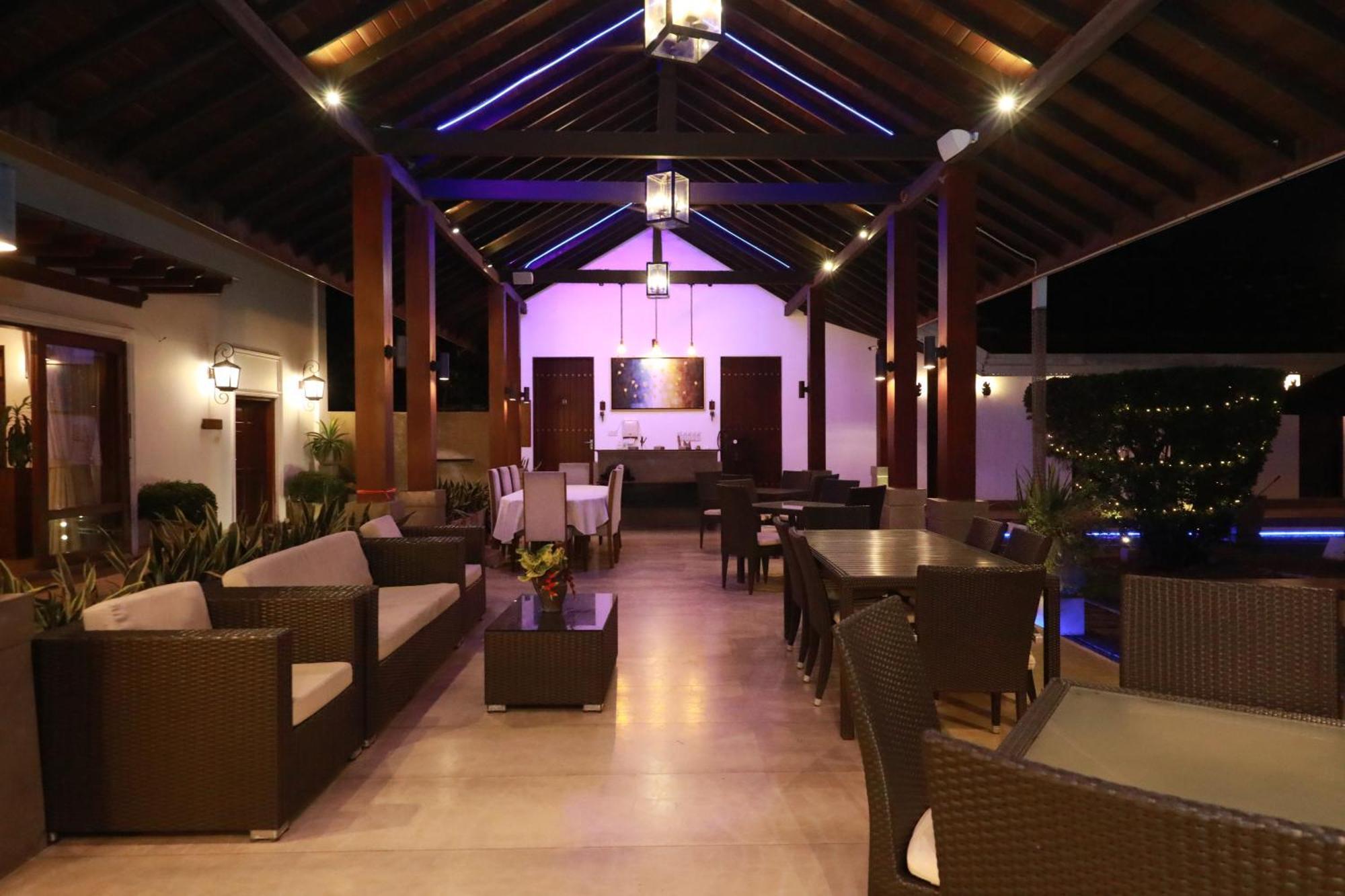 Swanee Grand Negombo Exterior foto