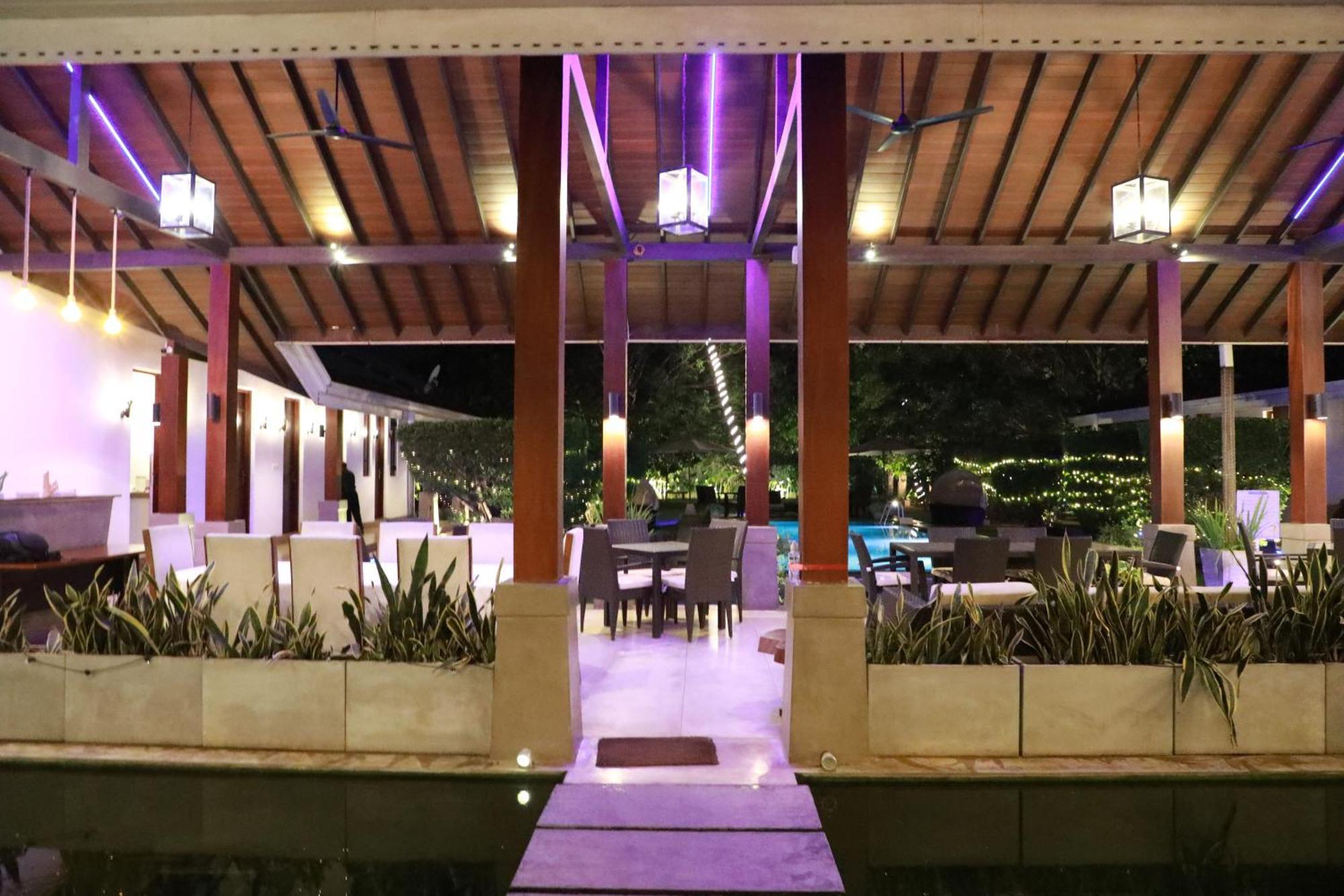 Swanee Grand Negombo Exterior foto