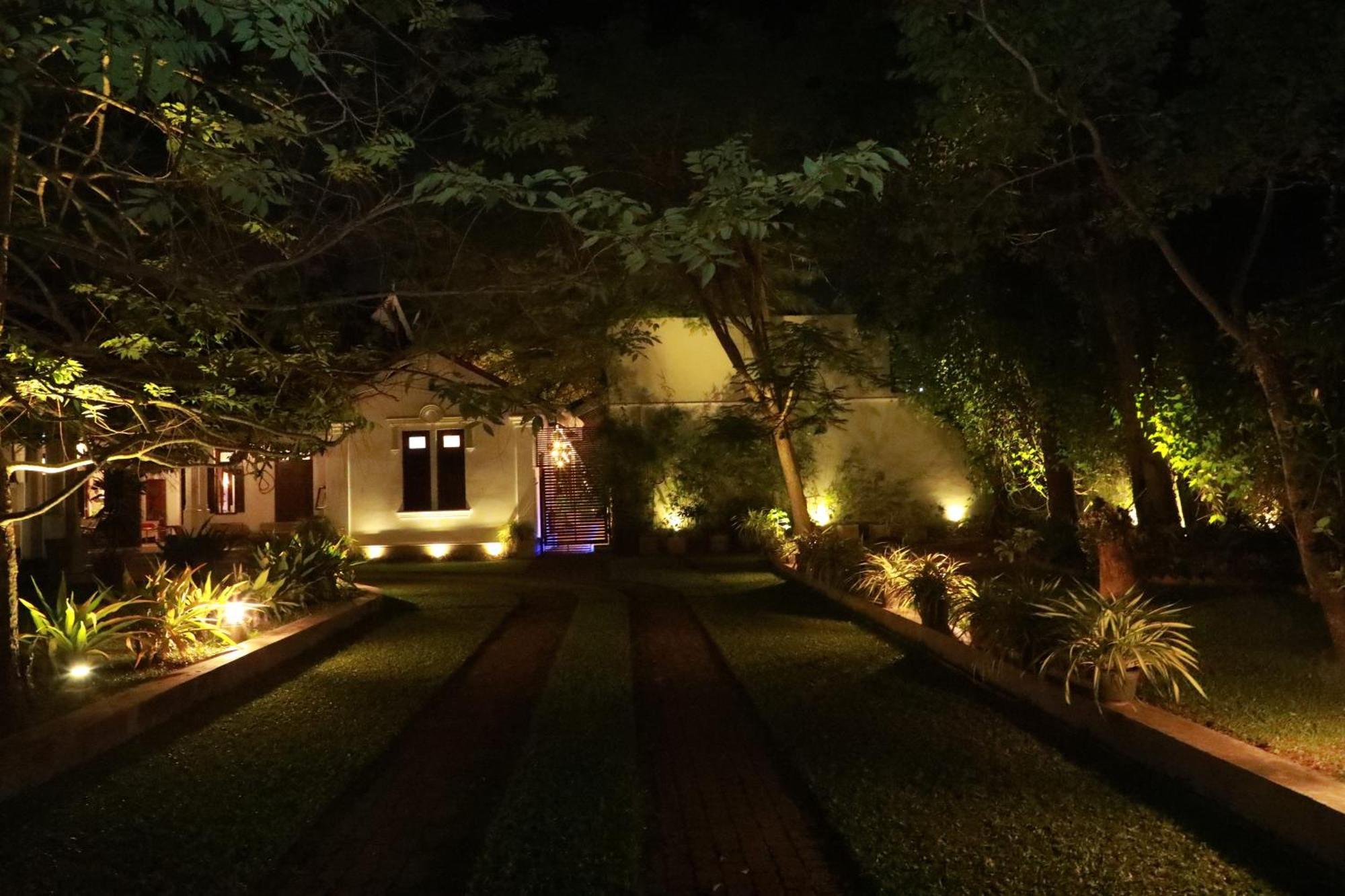 Swanee Grand Negombo Exterior foto