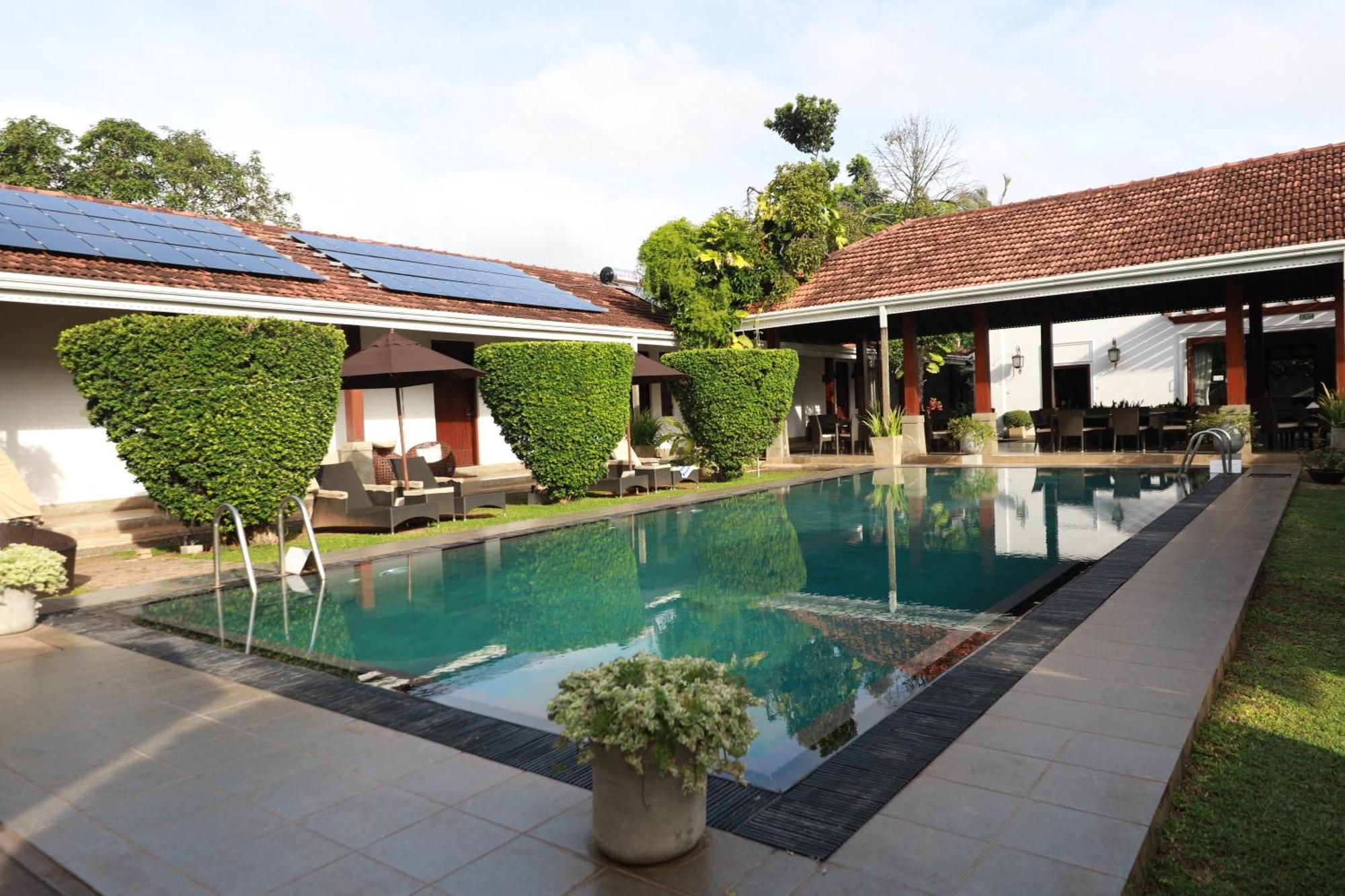 Swanee Grand Negombo Exterior foto