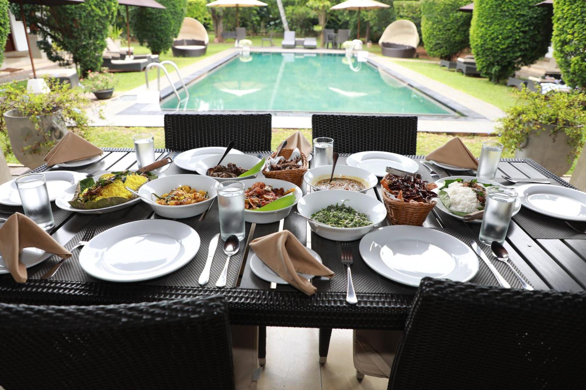 Swanee Grand Negombo Exterior foto