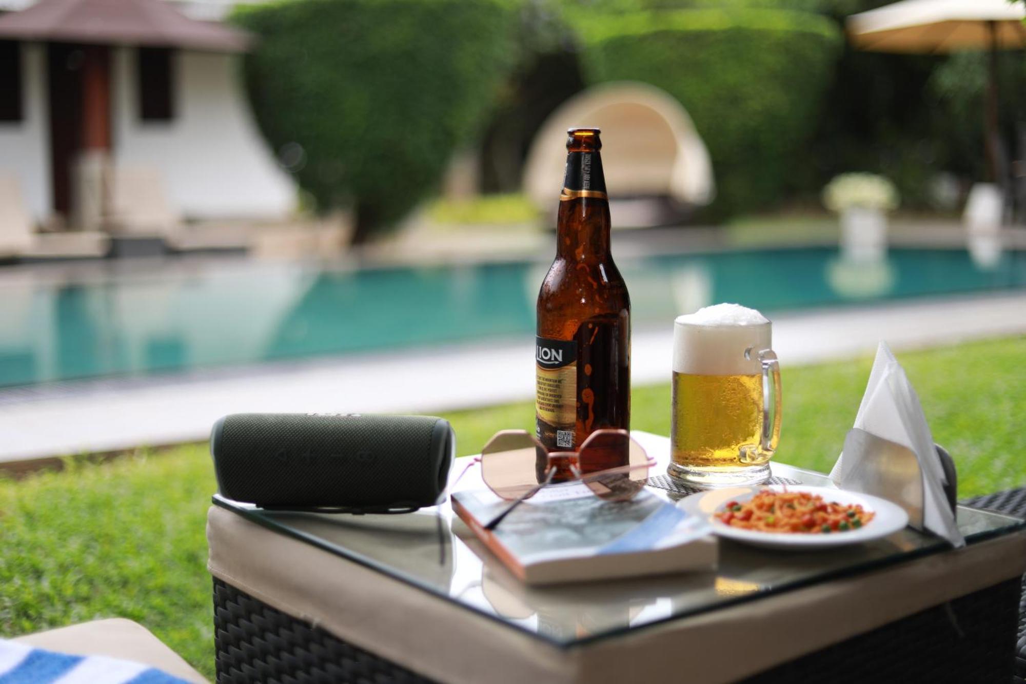 Swanee Grand Negombo Exterior foto